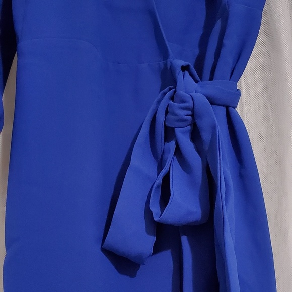 WOMENS WRAP DRESS. - Picture 2 of 3